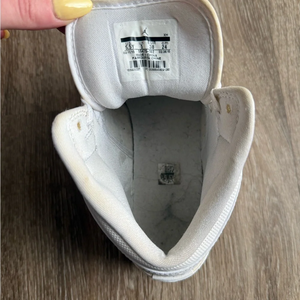 Kids Jordan 1 Mid Sneakers